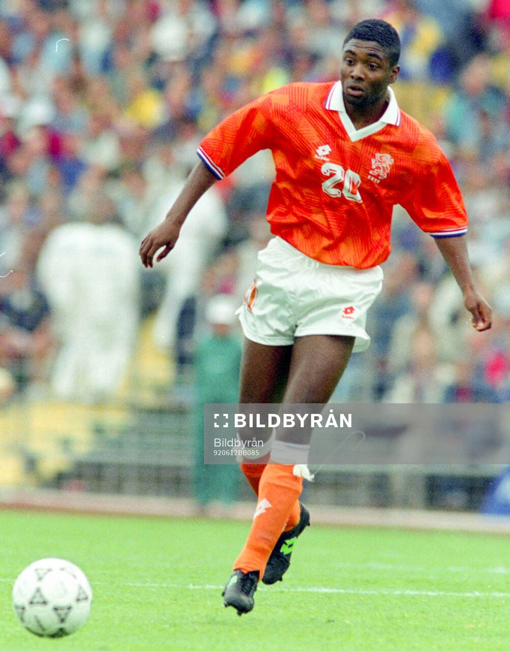 Football, Uefa EURO 1992, Group 2, Netherlands - Scotland