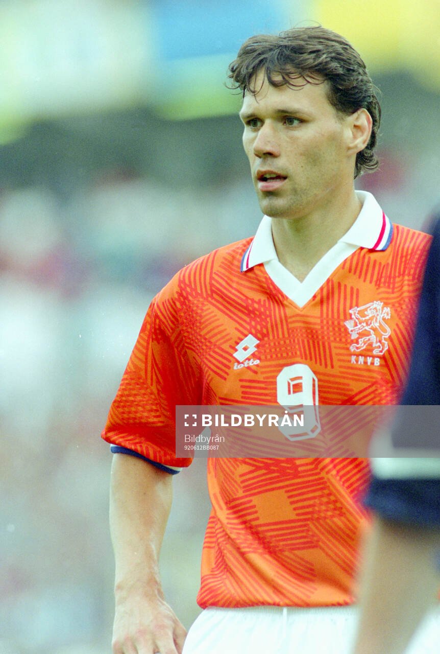 Football, Uefa EURO 1992, Group 2, Netherlands - Scotland