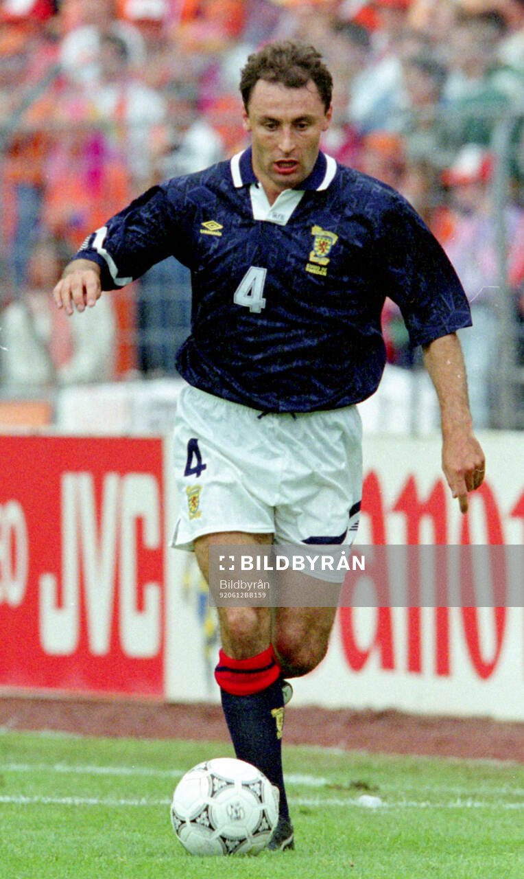 Football, Uefa EURO 1992, Group 2, Netherlands - Scotland
