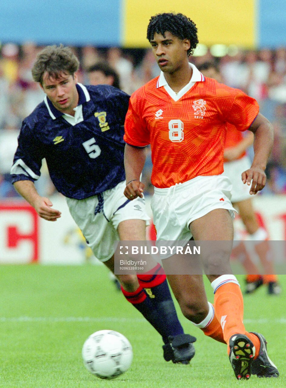 Football, Uefa EURO 1992, Group 2, Netherlands - Scotland