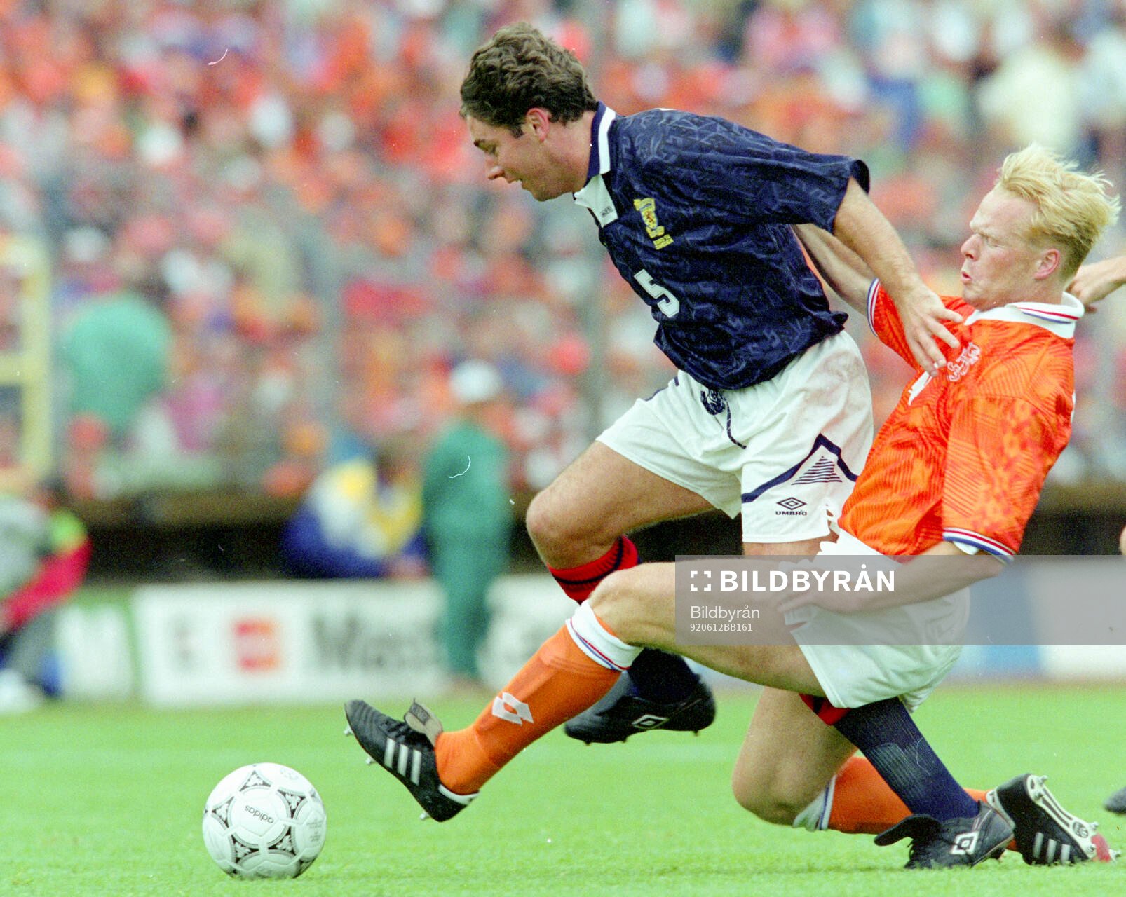 Football, Uefa EURO 1992, Group 2, Netherlands - Scotland