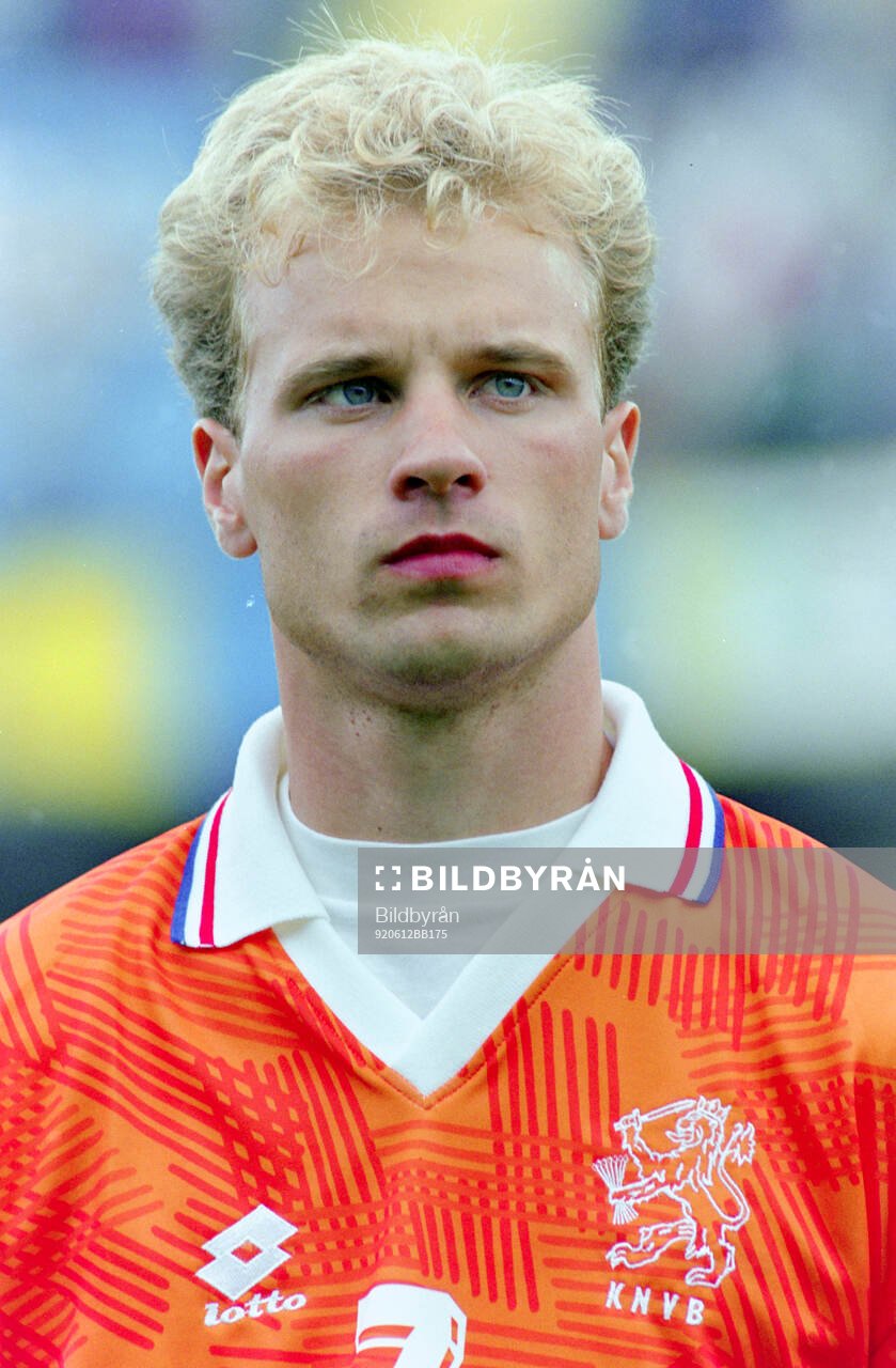 Football, Uefa EURO 1992, Group 2, Netherlands - Scotland