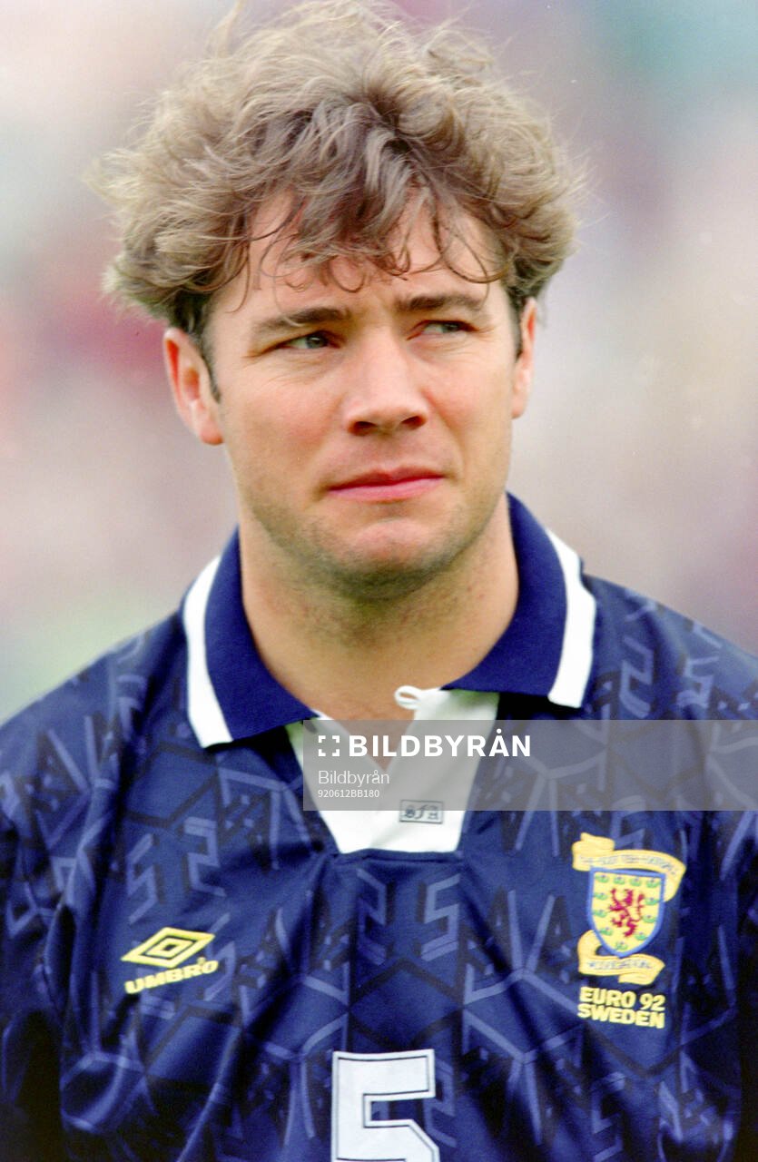 Football, Uefa EURO 1992, Group 2, Netherlands - Scotland