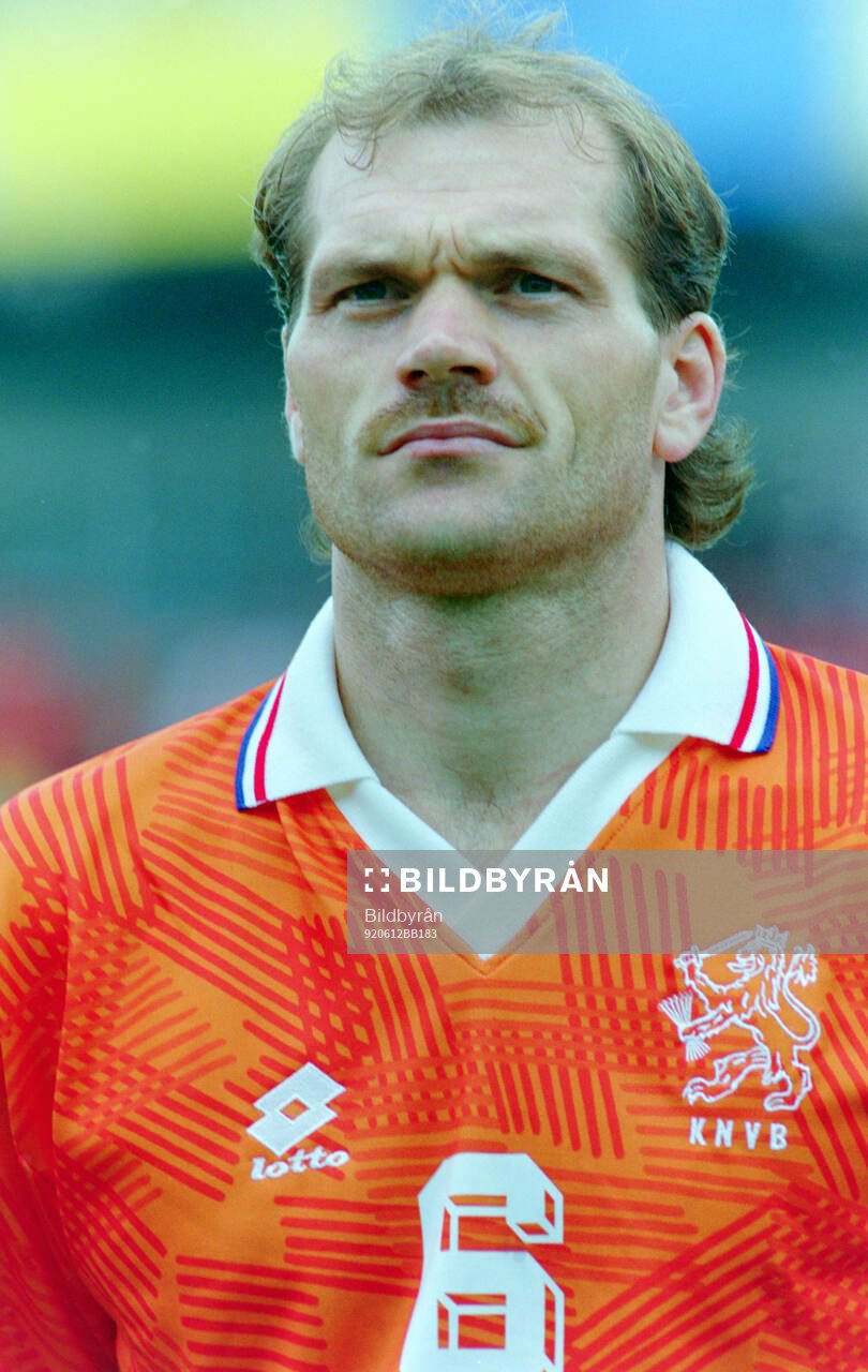 Football, Uefa EURO 1992, Group 2, Netherlands - Scotland