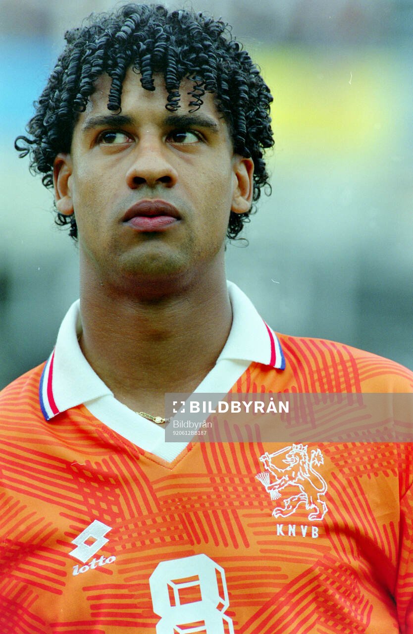 Football, Uefa EURO 1992, Group 2, Netherlands - Scotland