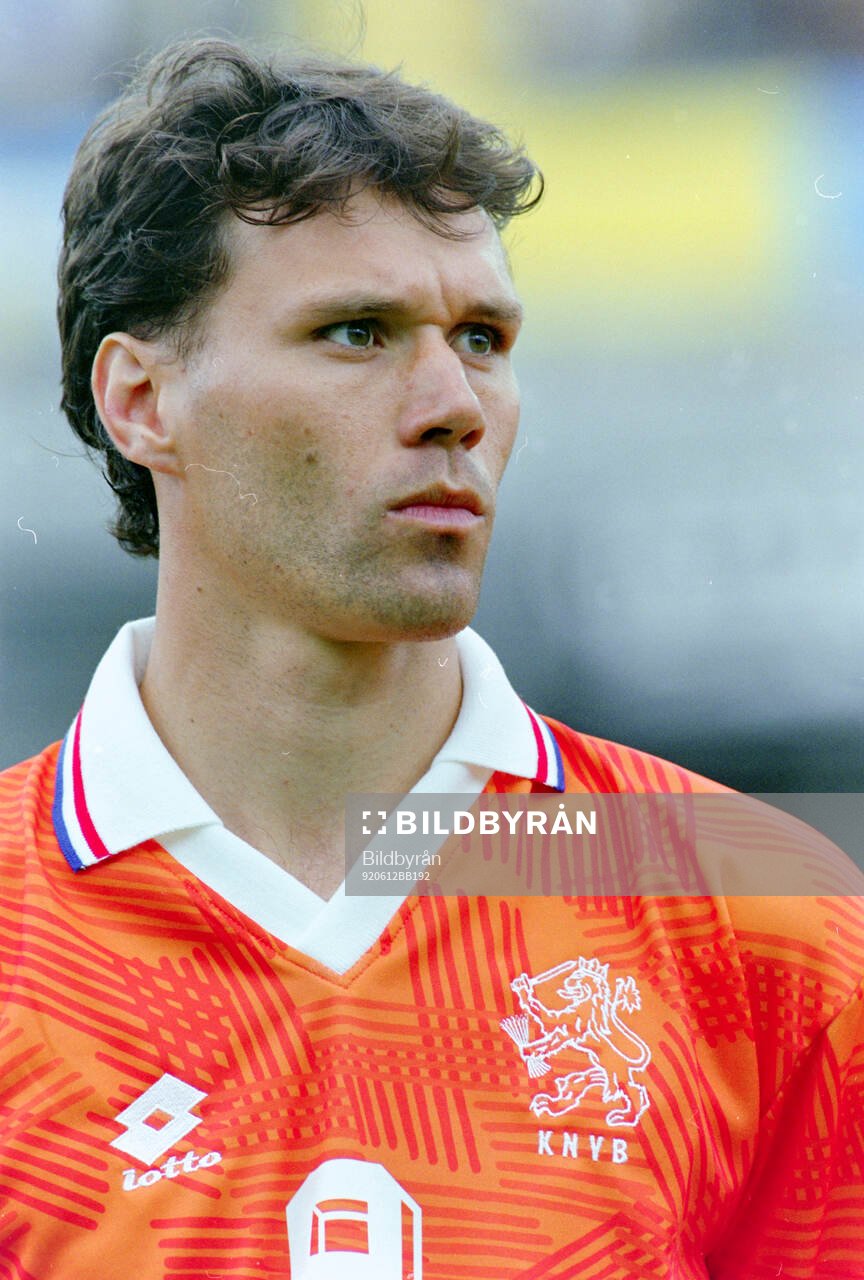 Football, Uefa EURO 1992, Group 2, Netherlands - Scotland