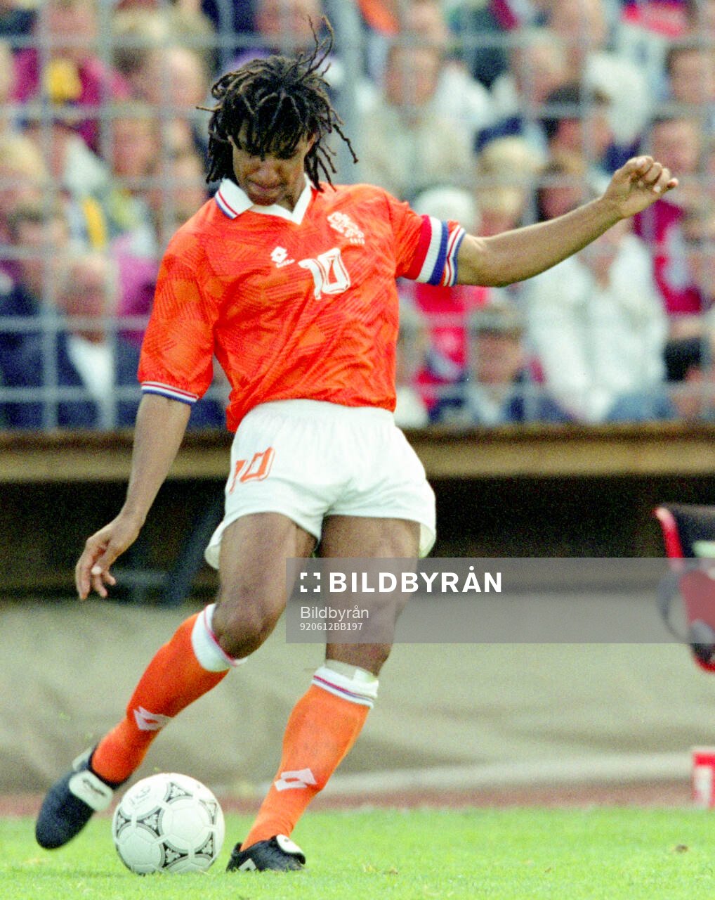Football, Uefa EURO 1992, Group 2, Netherlands - Scotland