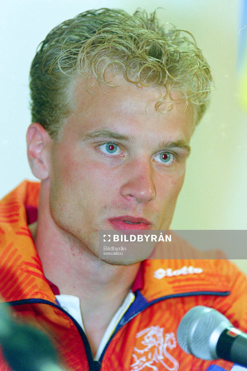 Football, Uefa EURO 1992, Group 2, Netherlands - Scotland