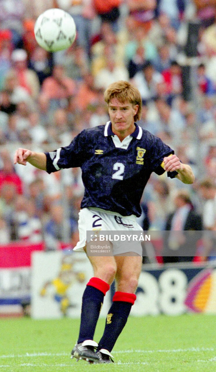 Football, Uefa EURO 1992, Group 2, Netherlands - Scotland