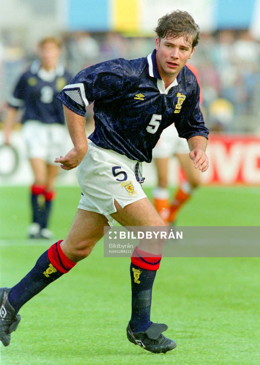 Football, Uefa EURO 1992, Group 2, Netherlands - Scotland