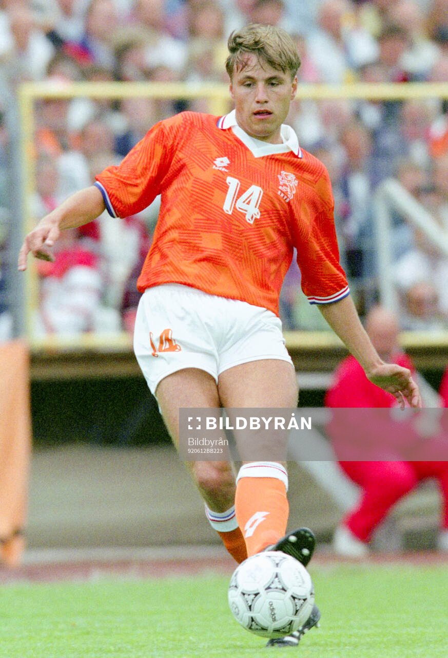 Football, Uefa EURO 1992, Group 2, Netherlands - Scotland