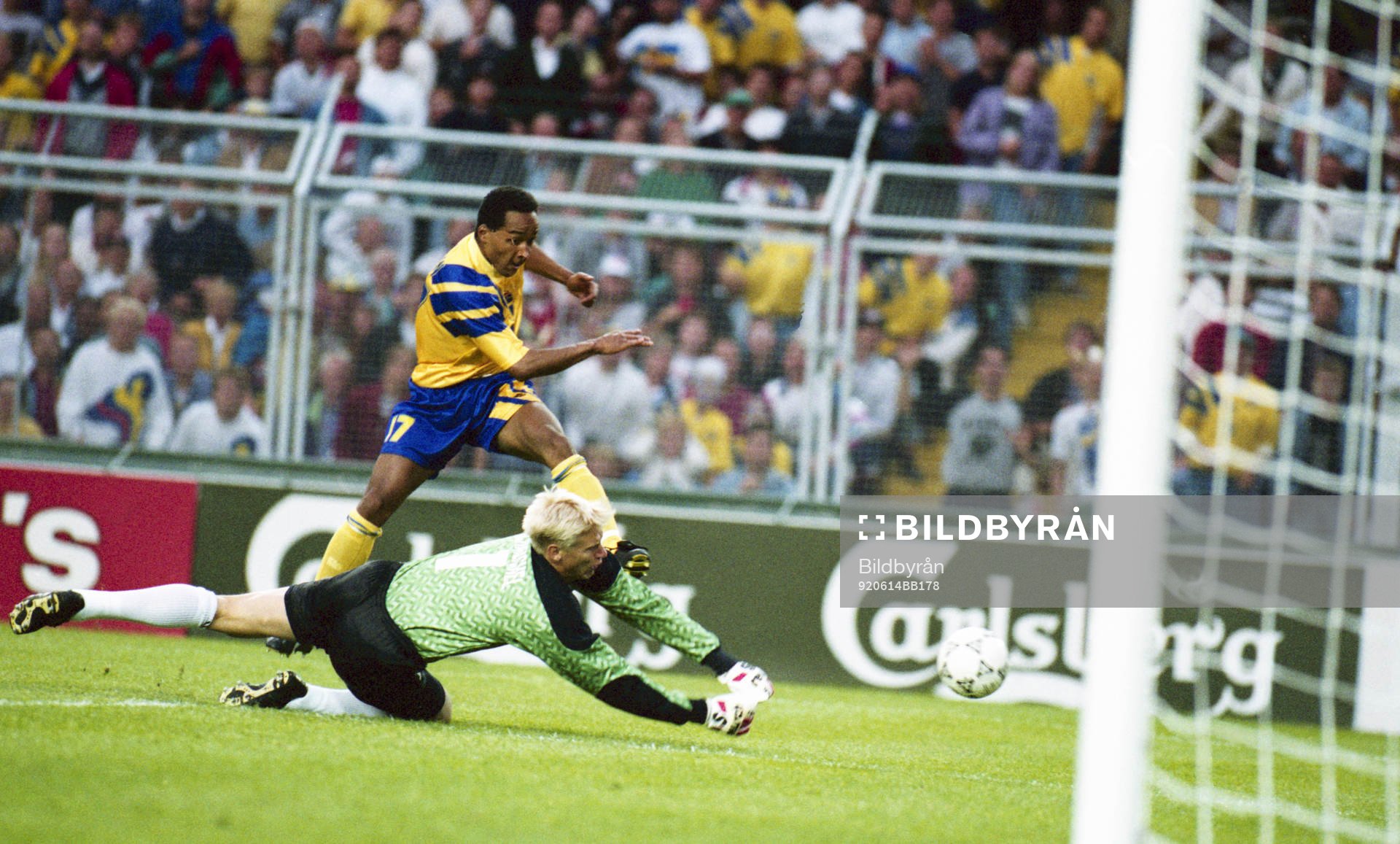 Martin Dahlin, Sverige mot Peter Schmeichel, målvakt,