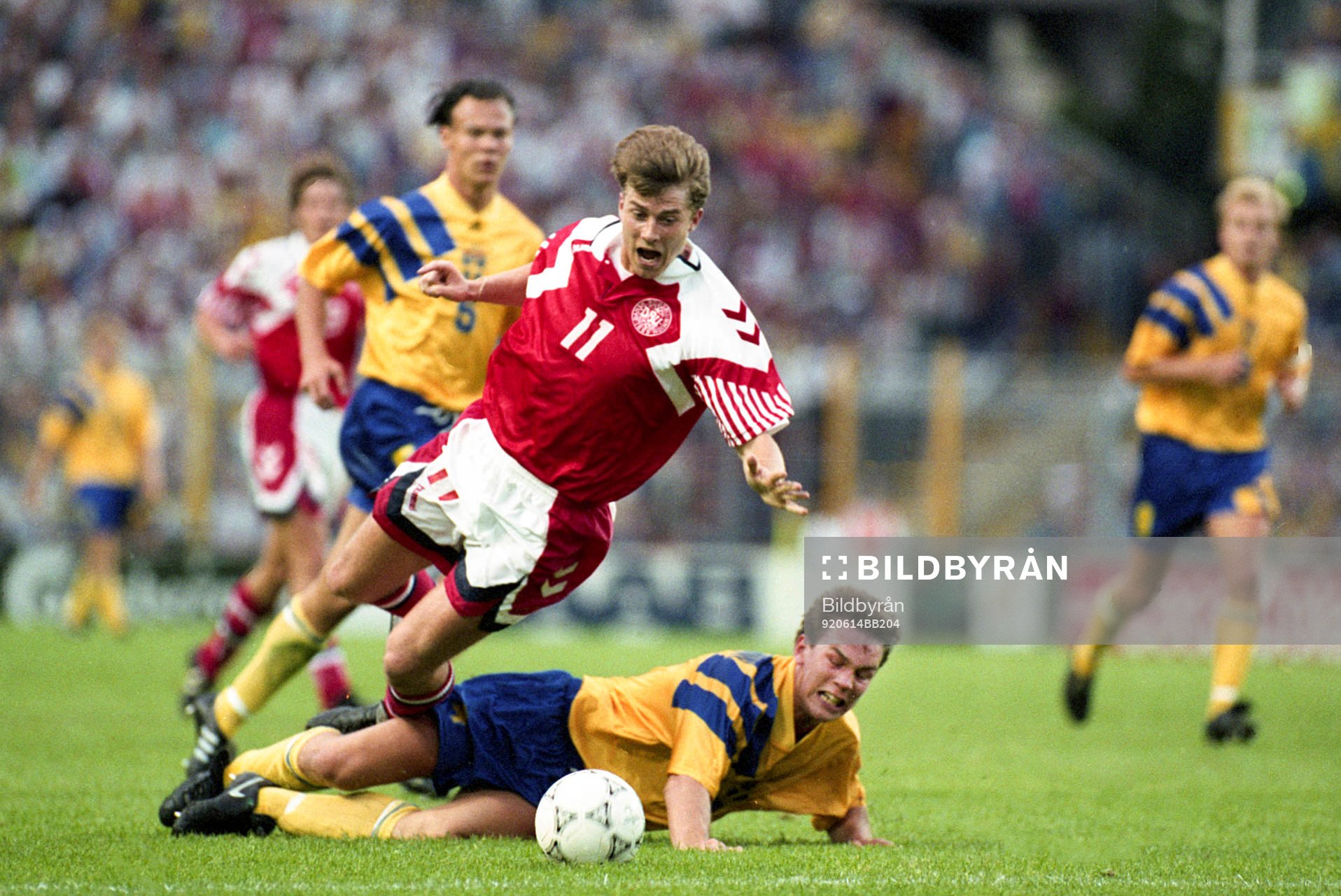 Brian Laudrup, Danmark och Patrik Andersson, Sverige
