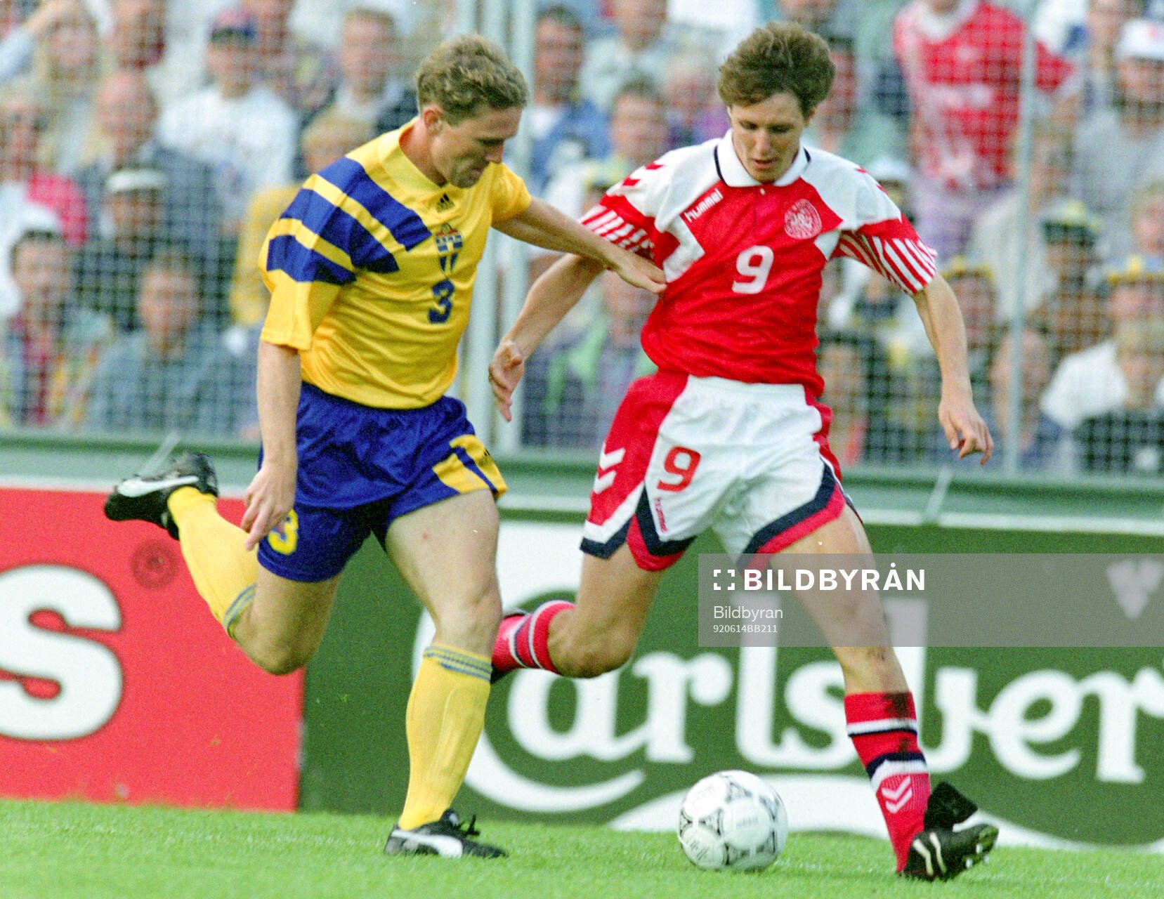 Swedens Jan Eriksson against Denmarks Flemming Povlsen