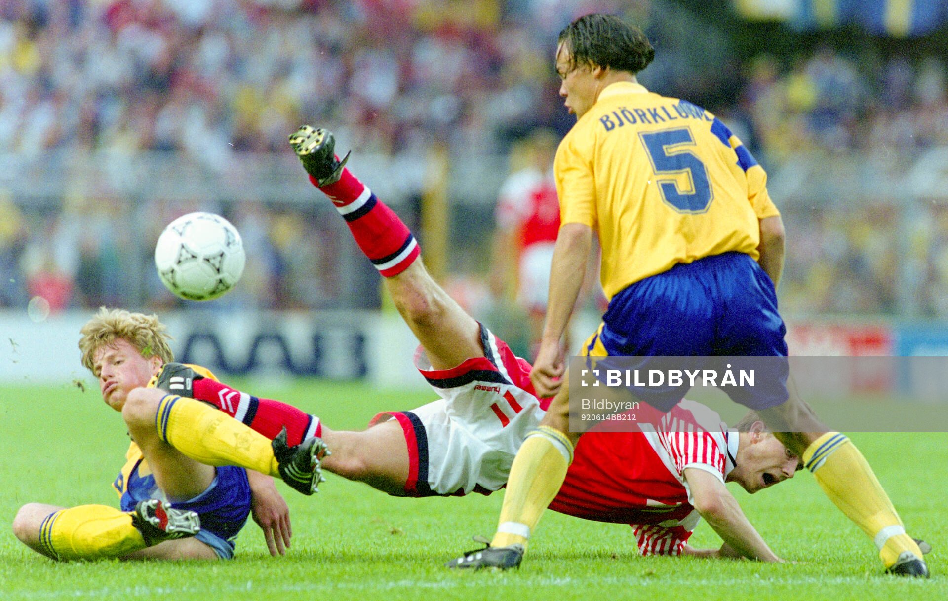 Swedens Stefan Schwarz (L) and Joachim Bjorklund against