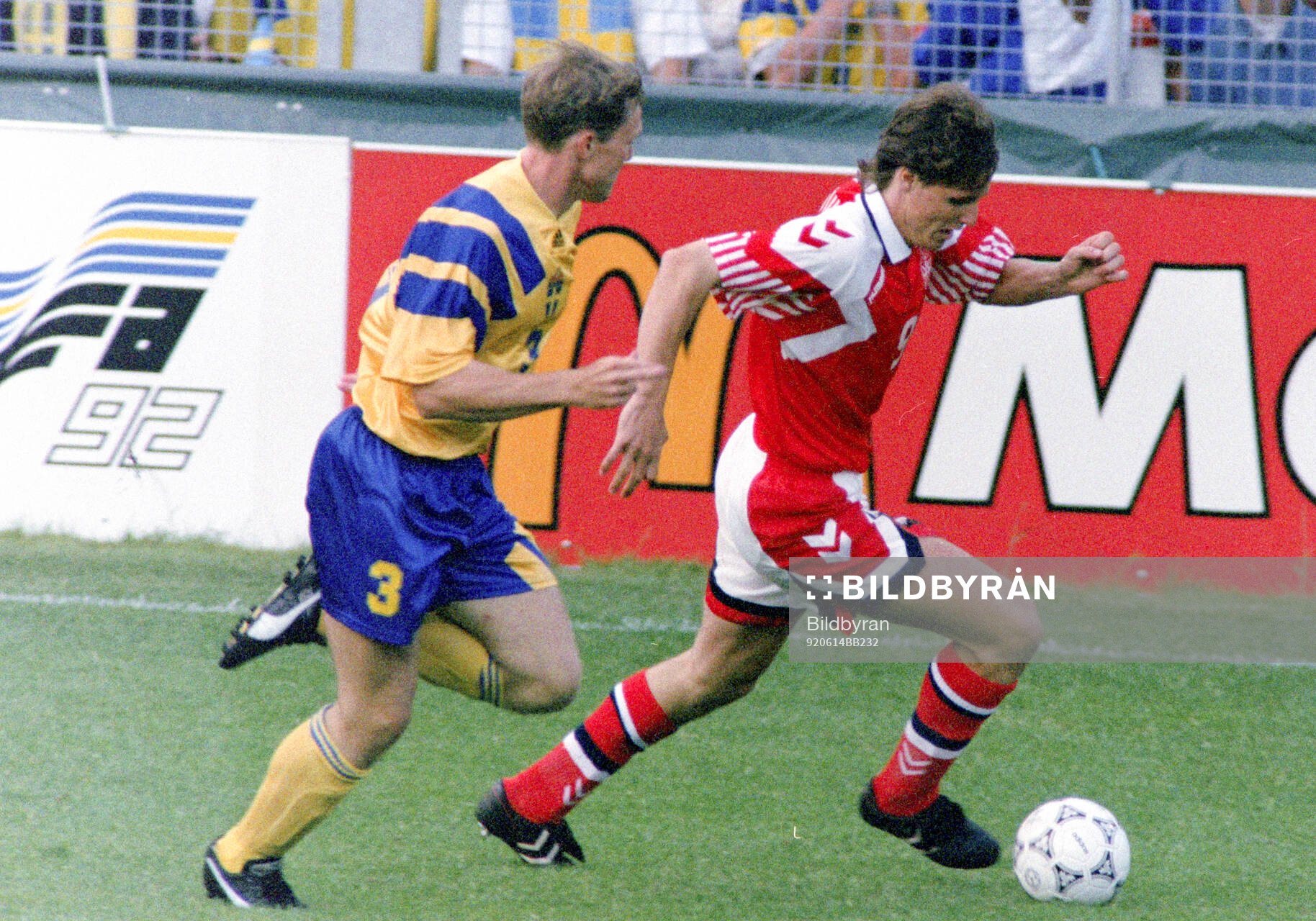 Swedens Jan Eriksson against Denmarks Flemming Povlsen