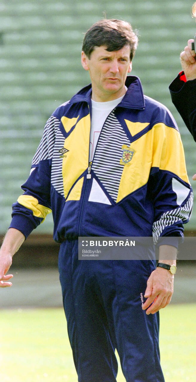 Football, Uefa EURO 1992, Group 2, Germany - Scotland