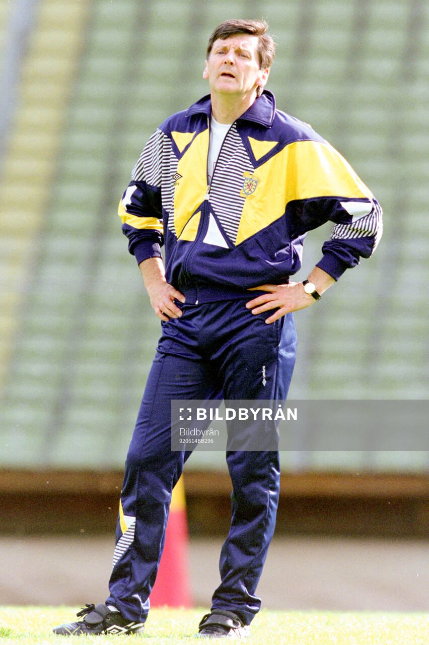 Football, Uefa EURO 1992, Group 2, Germany - Scotland