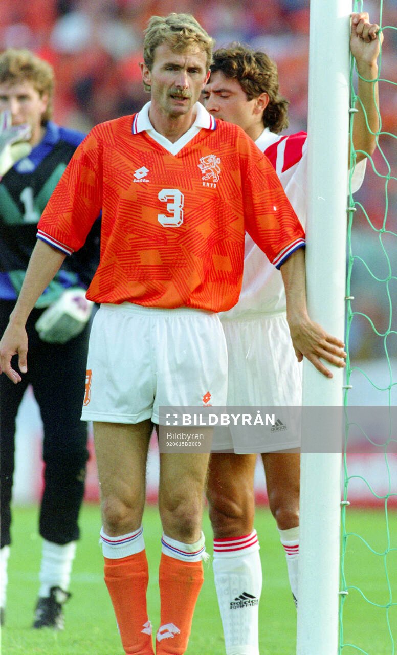 Football, Uefa EURO 1992, Group 2, Netherlands - CIS