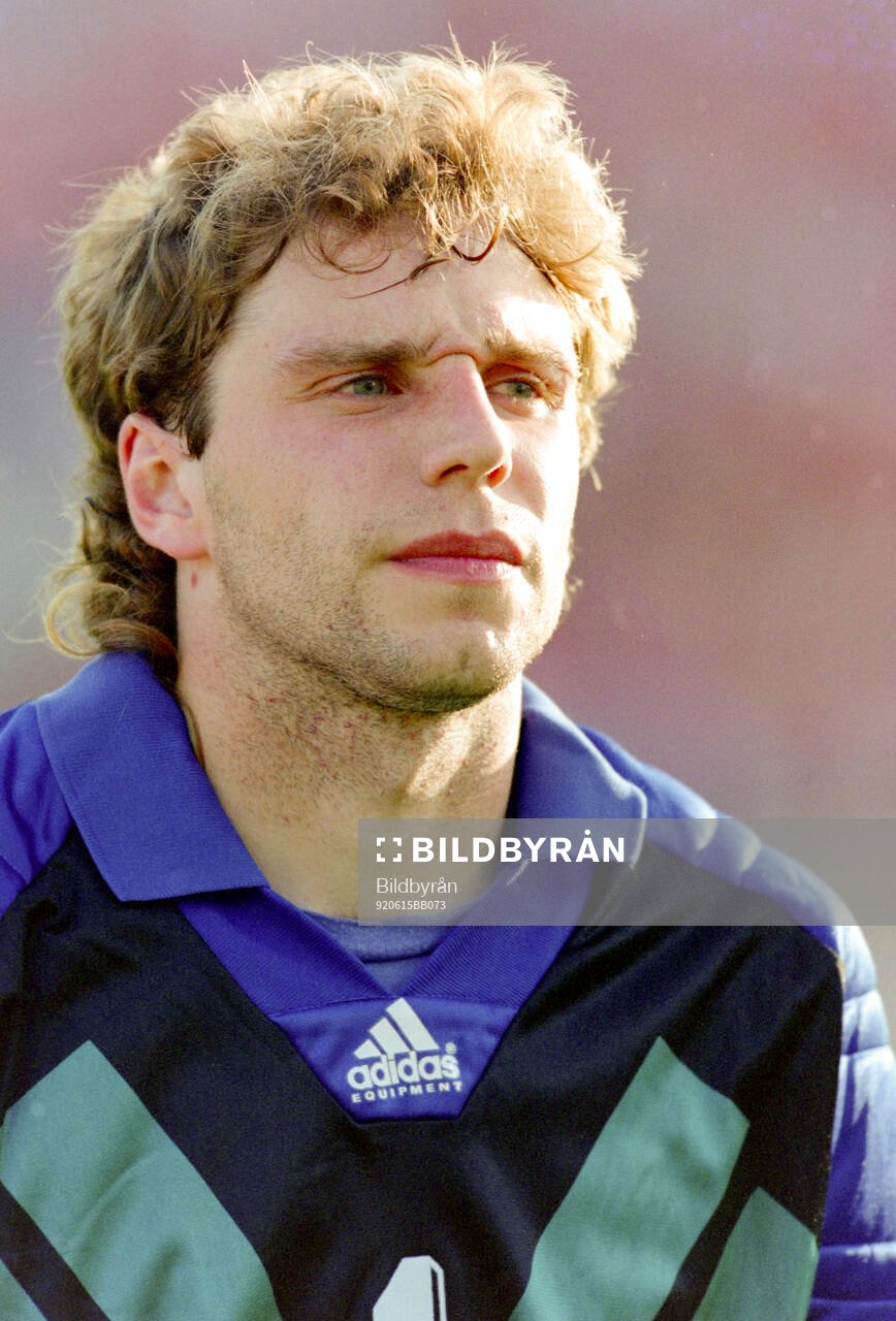 Goalkeeper Dmitri Kharin of CIS