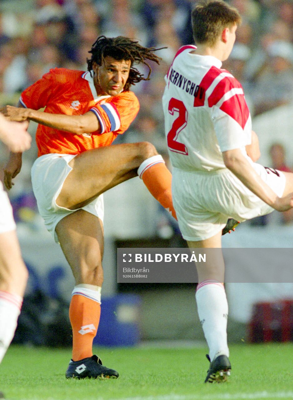 Ruud Gullit of Netherlands shoots
