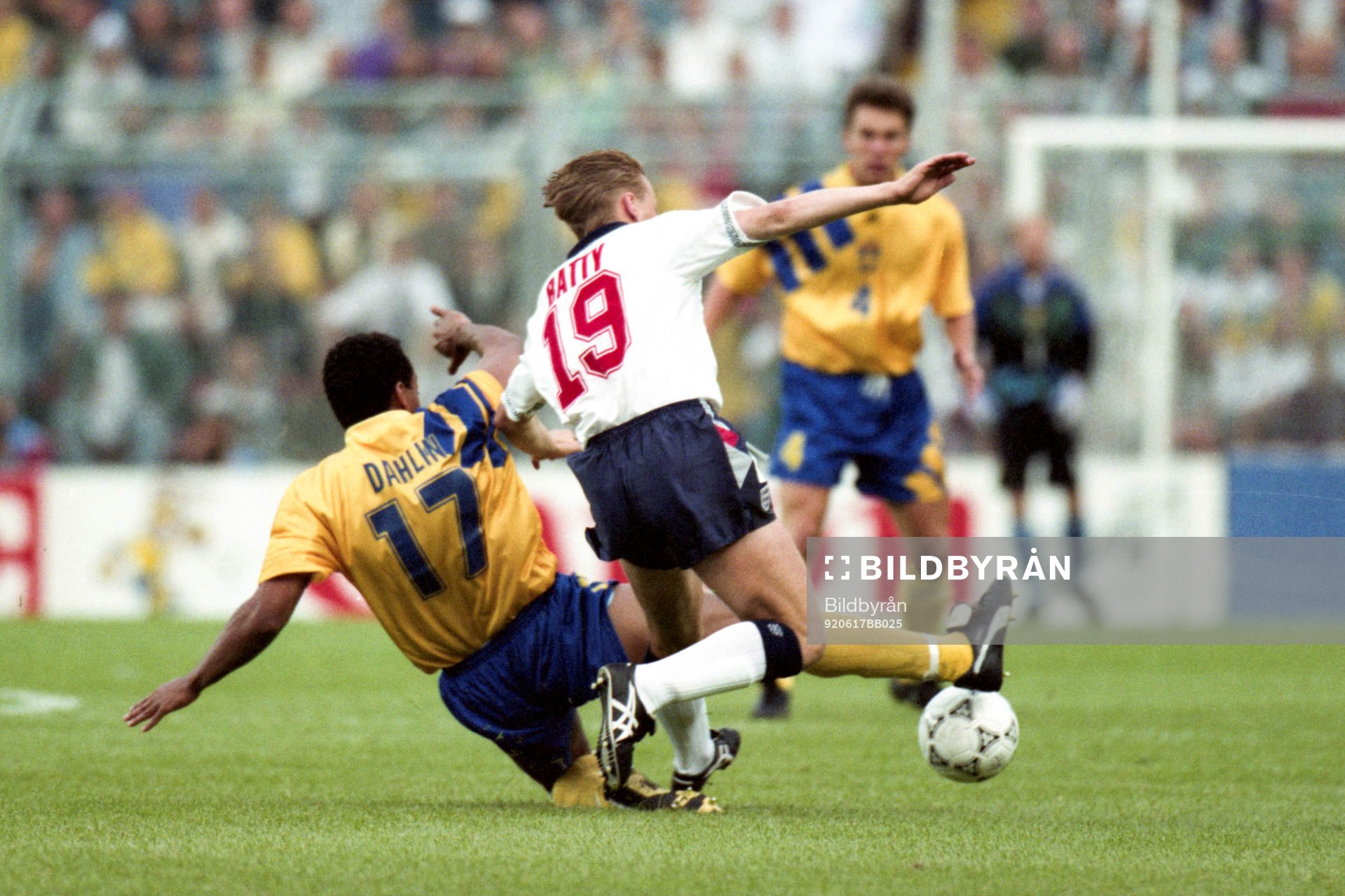 Martin Dahlin,  Sverige och David Batty, England