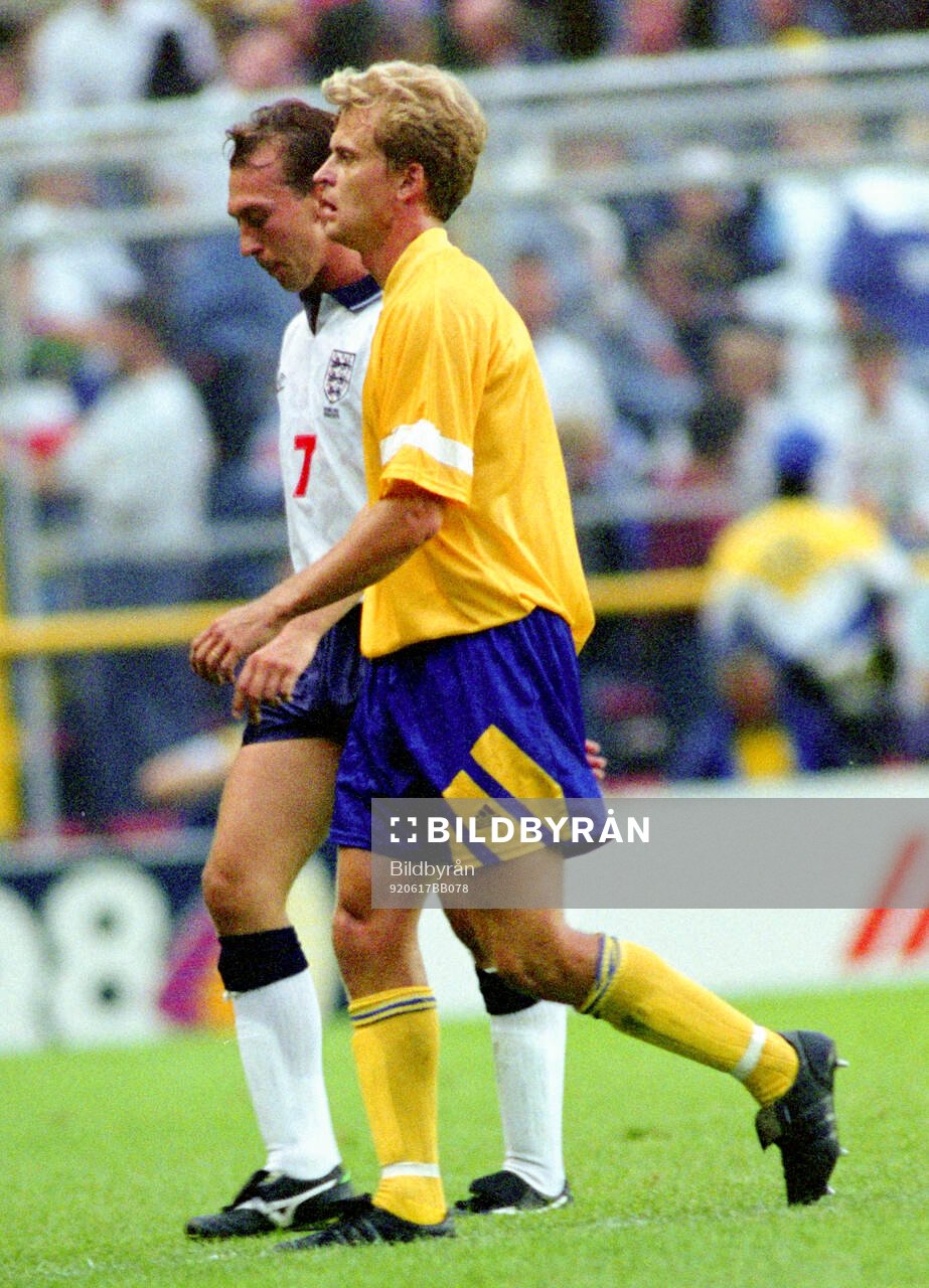Englands David Platt and Swedens Jonas Thern