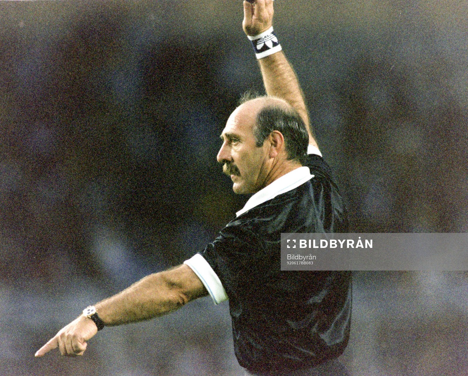Referee Jose dos Santos of Portugal