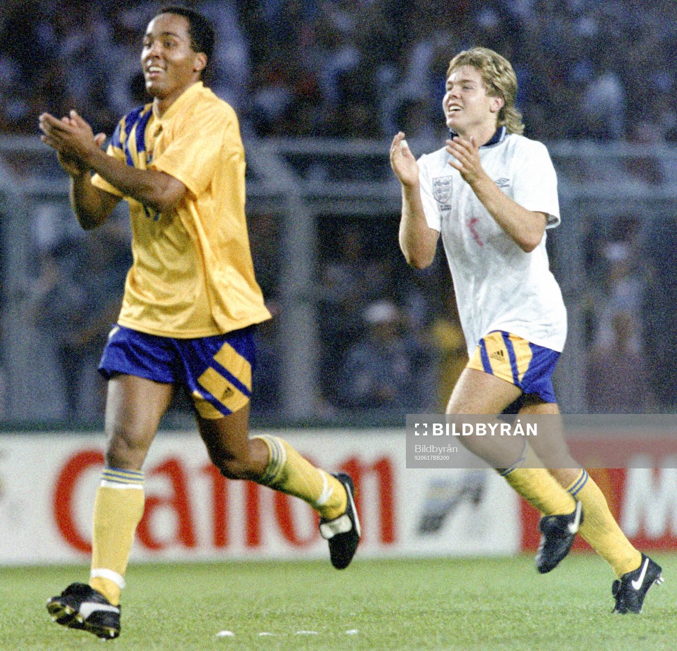 Swedens Martin Dahlin and Tomas Brolin celebrates