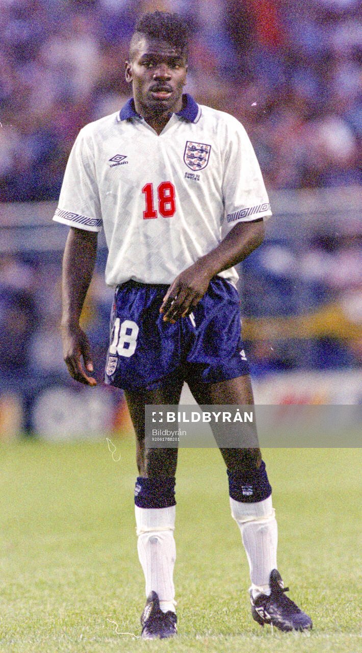 Englands Tony Daley