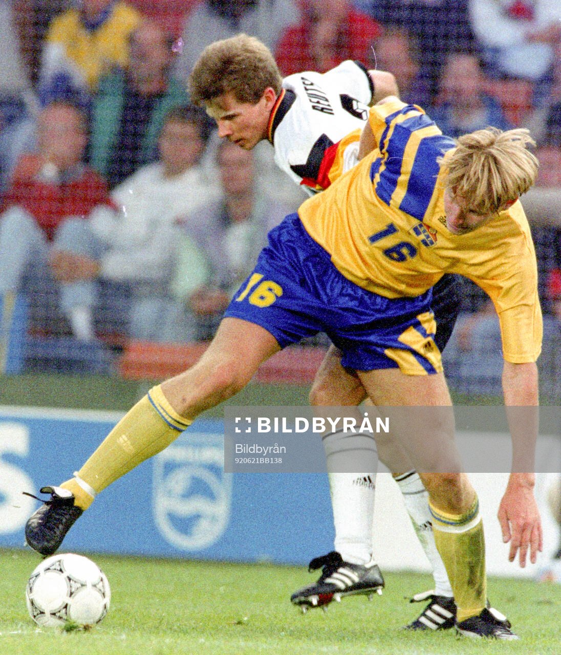 Kennet Andersson of Sweden against Stefan Reuter of Germany