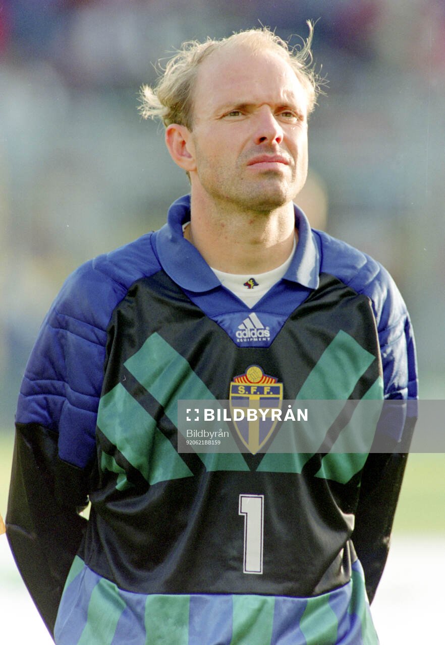 Lineup, Swedens goalkeeper Thomas Ravelli