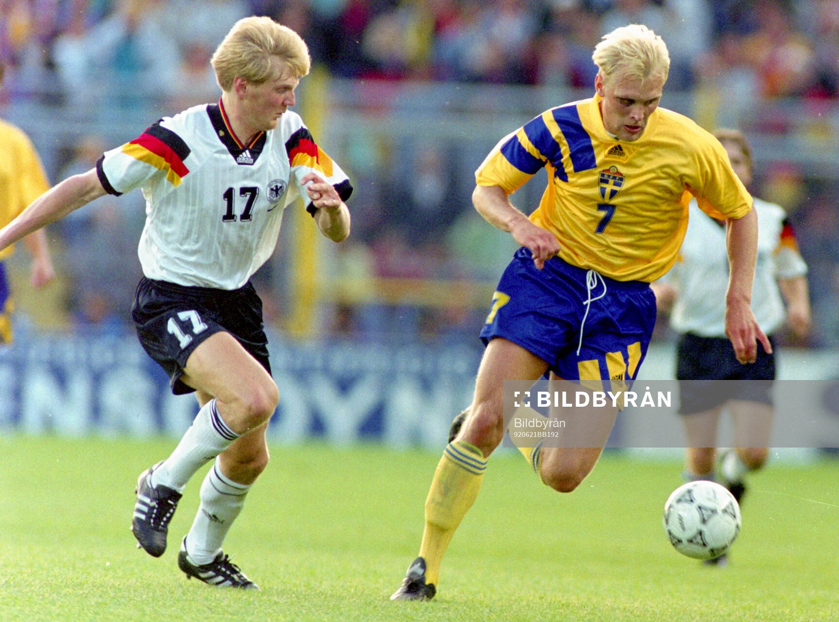 Swedens Klas Ingesson against Germanys Stefan Effenberg