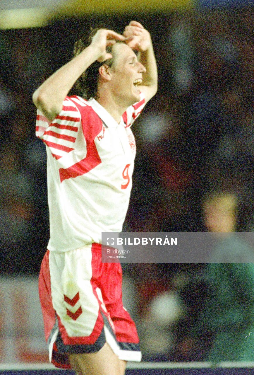 Football, Uefa EURO 1992, Semifinal, Netherlands - Denmark