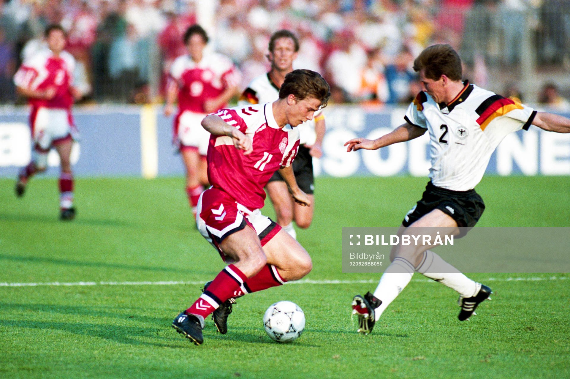 Brian Laudrup, Danmark och Stefan Reuter, Tyskland