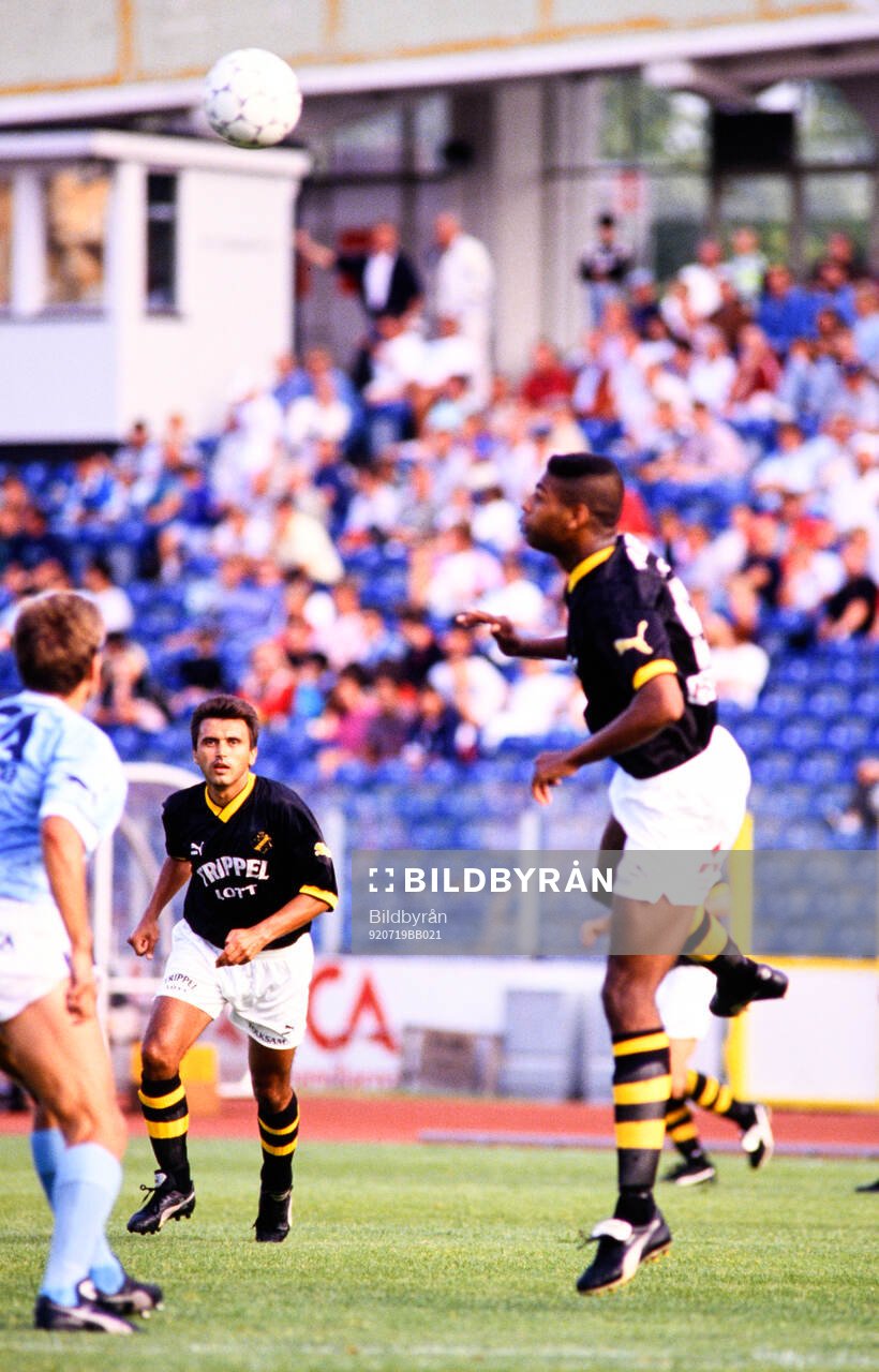 AIK:s Pascal Simpson (t h) och Vadim Jevtusjenko