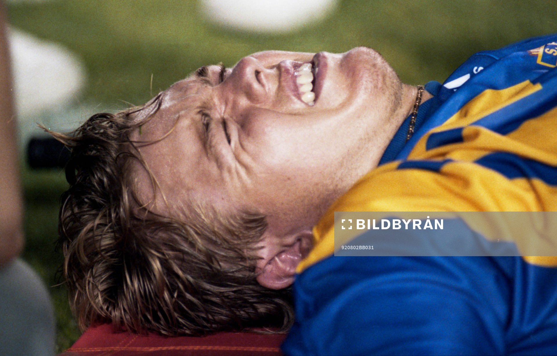 Tomas Brolin, Sverige, Sverige skadar sig och får vård