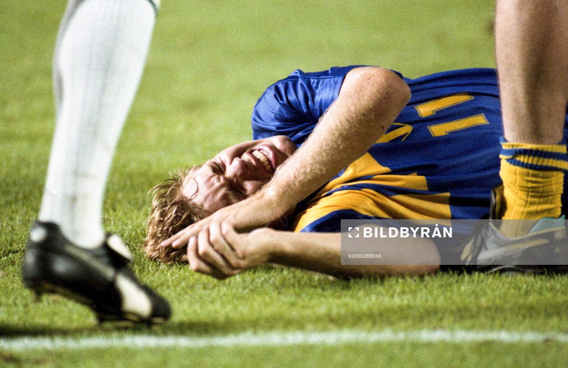 Tomas Brolin, Sverige, Sverige skadar sig och får vård