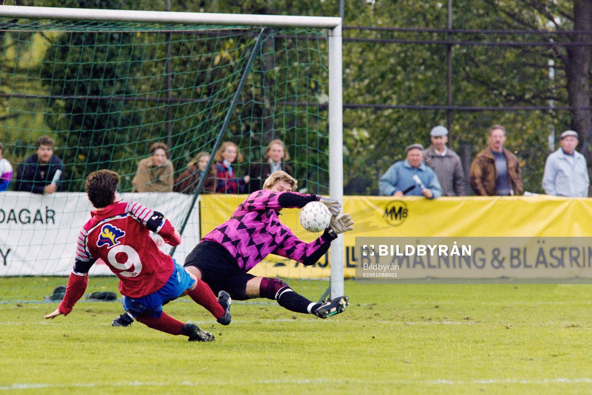 Lino Boriero, Helsingborg framför Ola Wendel, målvakt i
