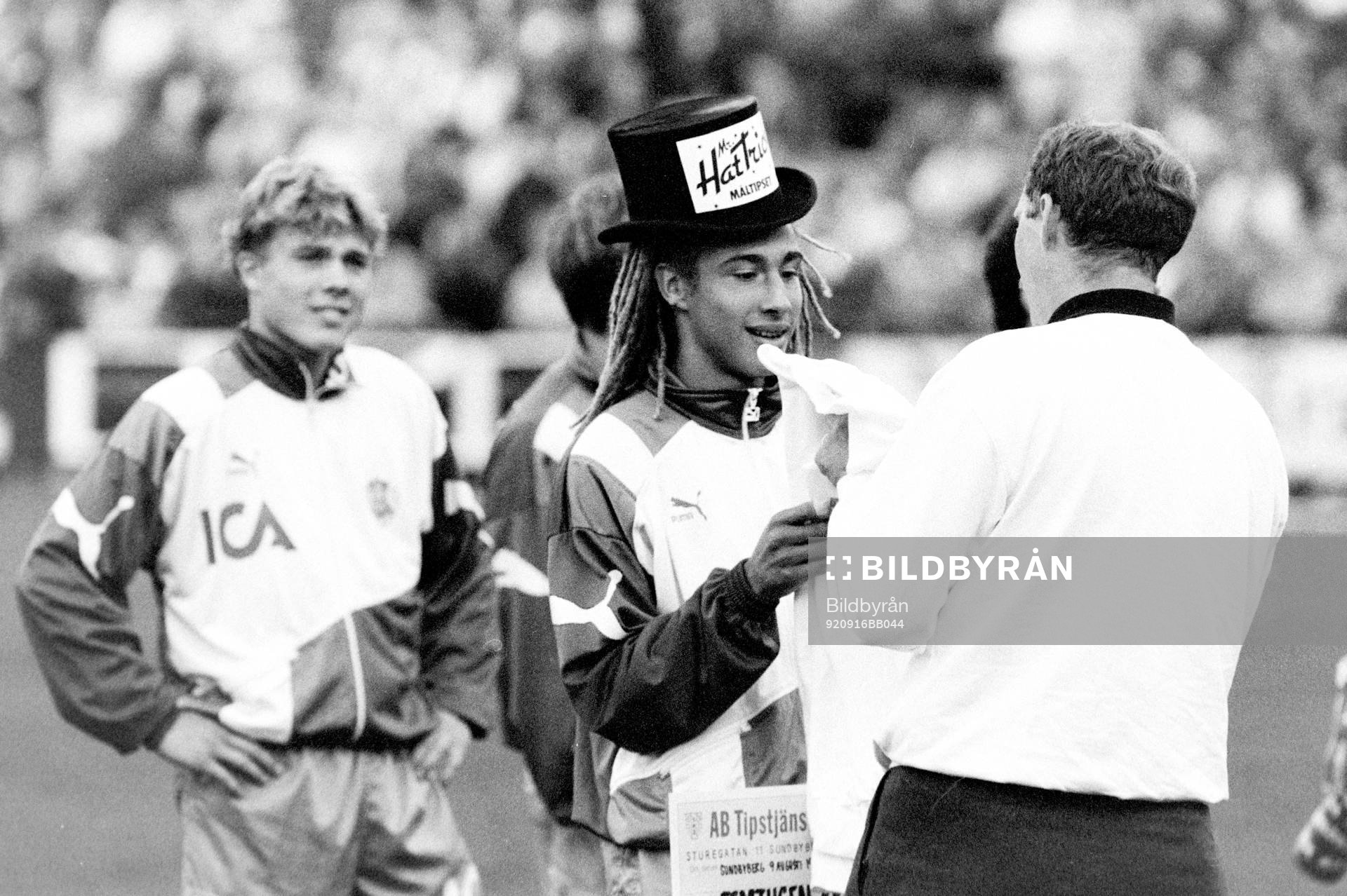 Henrik Larsson, Helsingborg får Mr Hattrick av Tipstjänst