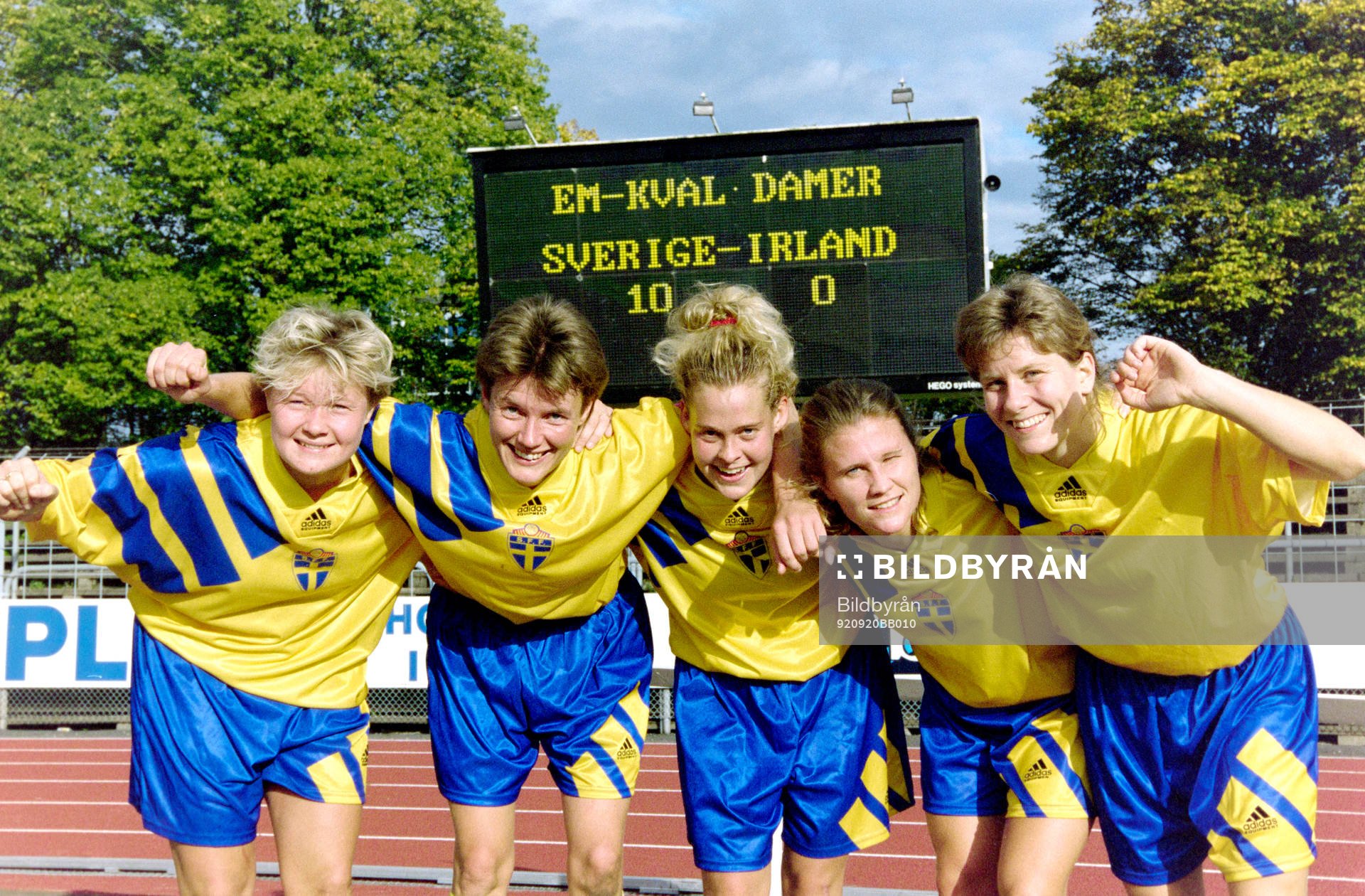 Sveriges målskyttar jublar