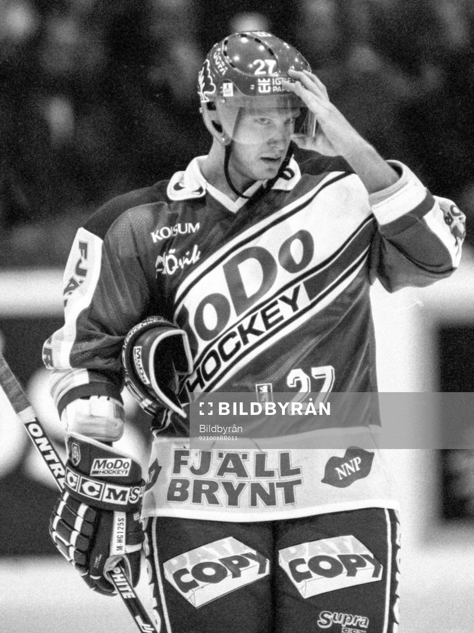 Tomas Nänzén, Modo