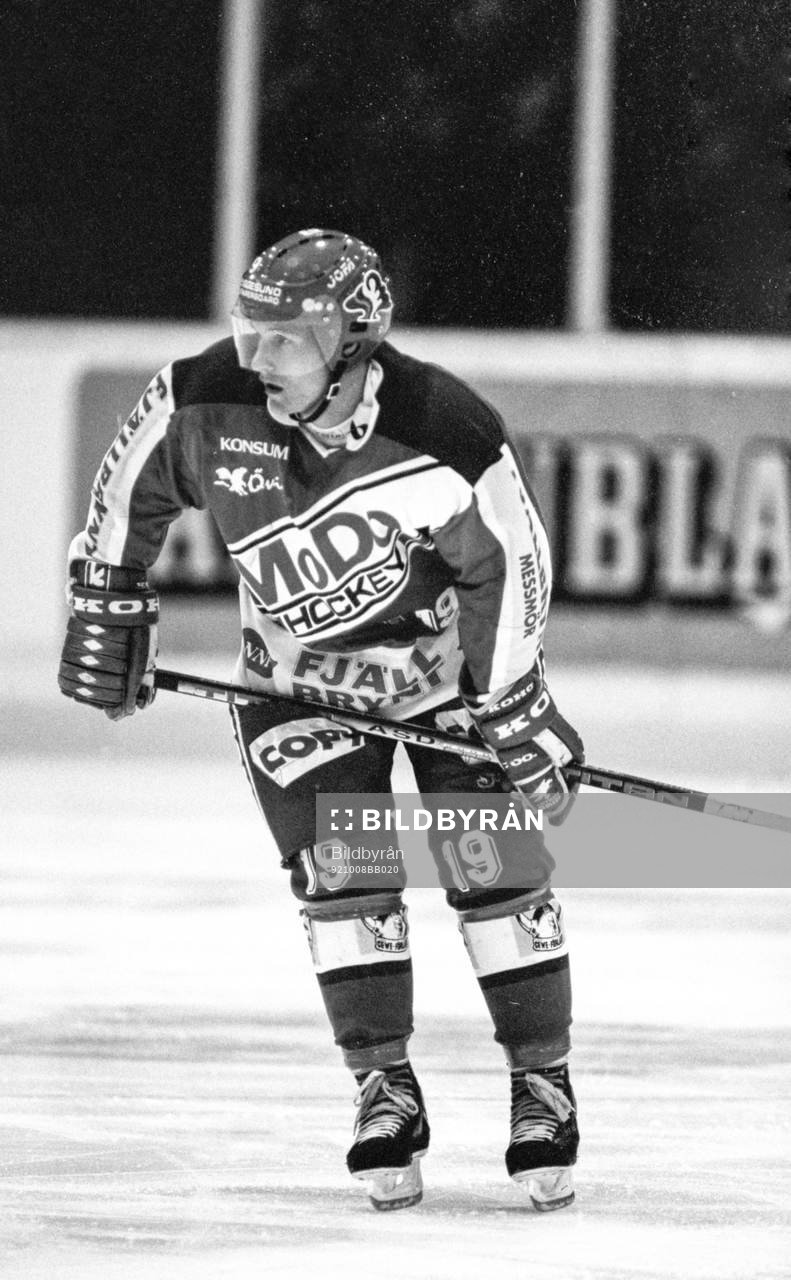 Markus Näslund, Modo