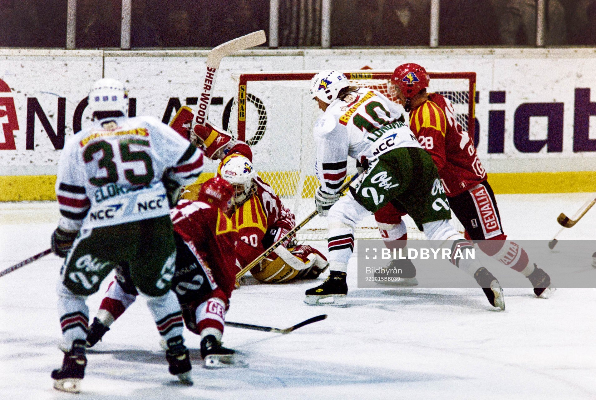 Peter Lundmark, Rögle framför brynäs målvakt Michael