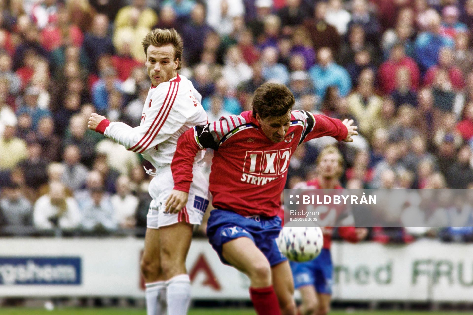 Fotboll, Kval till Allsvenskan, Helsingborg - Degerfors, 3-3: Kamp om bollen.