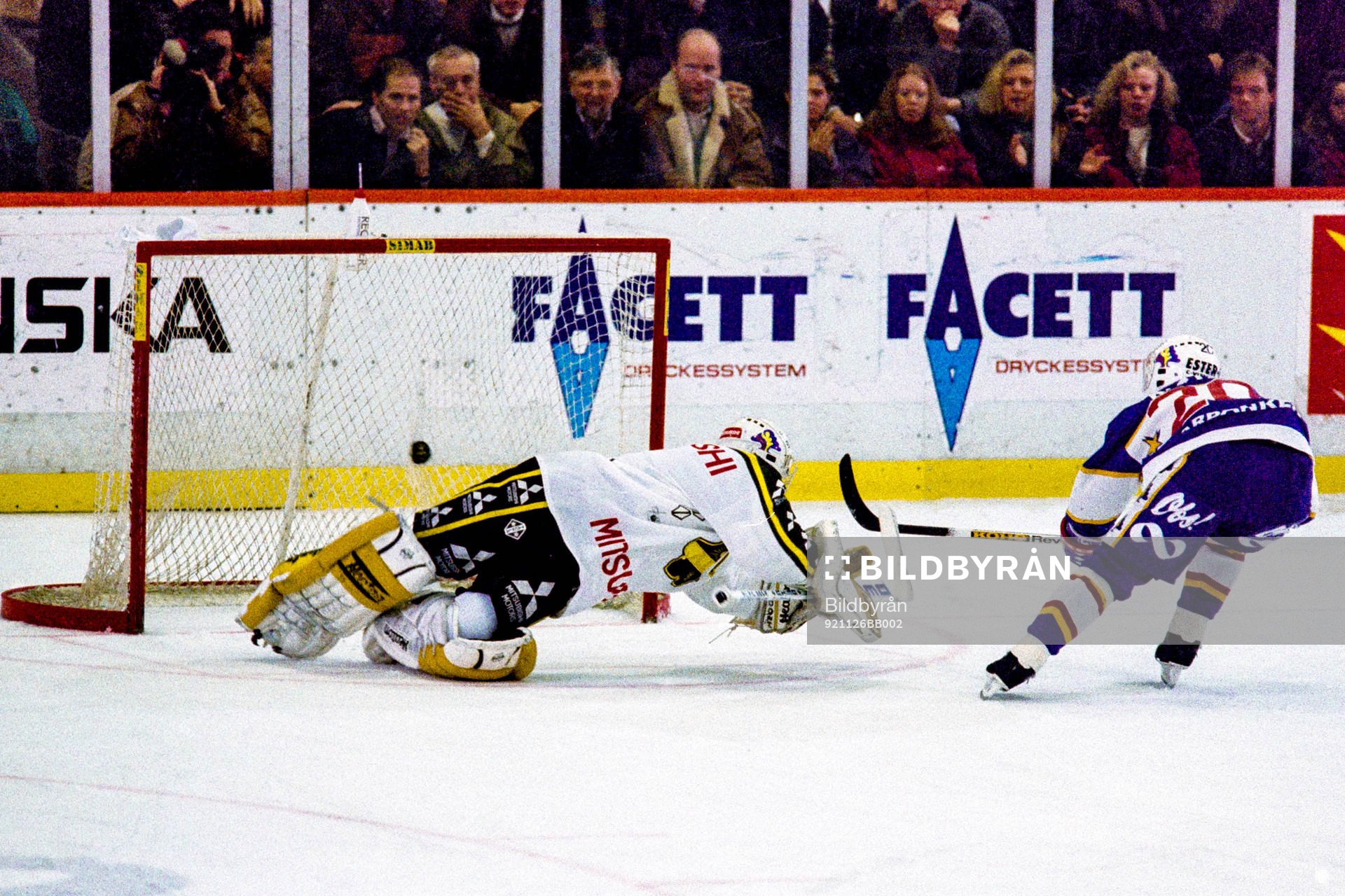 Kamil Kastak, HV71 gör mål på Rolf Ridderwall, målvakt,