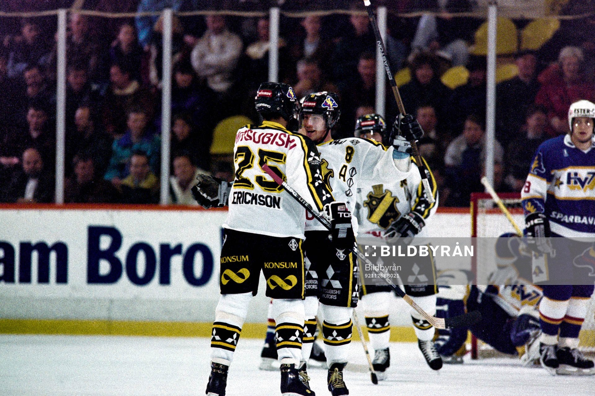 Peter Erickson och Rikard Franzén, AIK, jublar