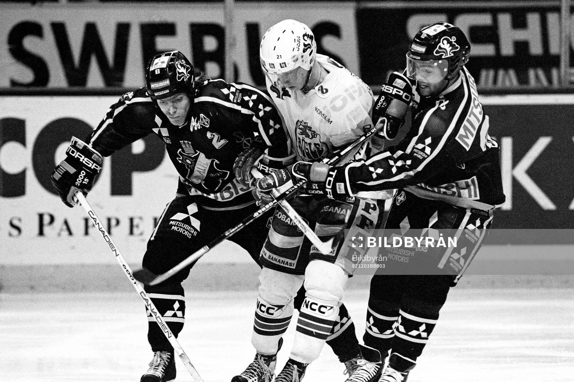 Jörgen Jönsson, Rögle stoppas av två AIK spelare