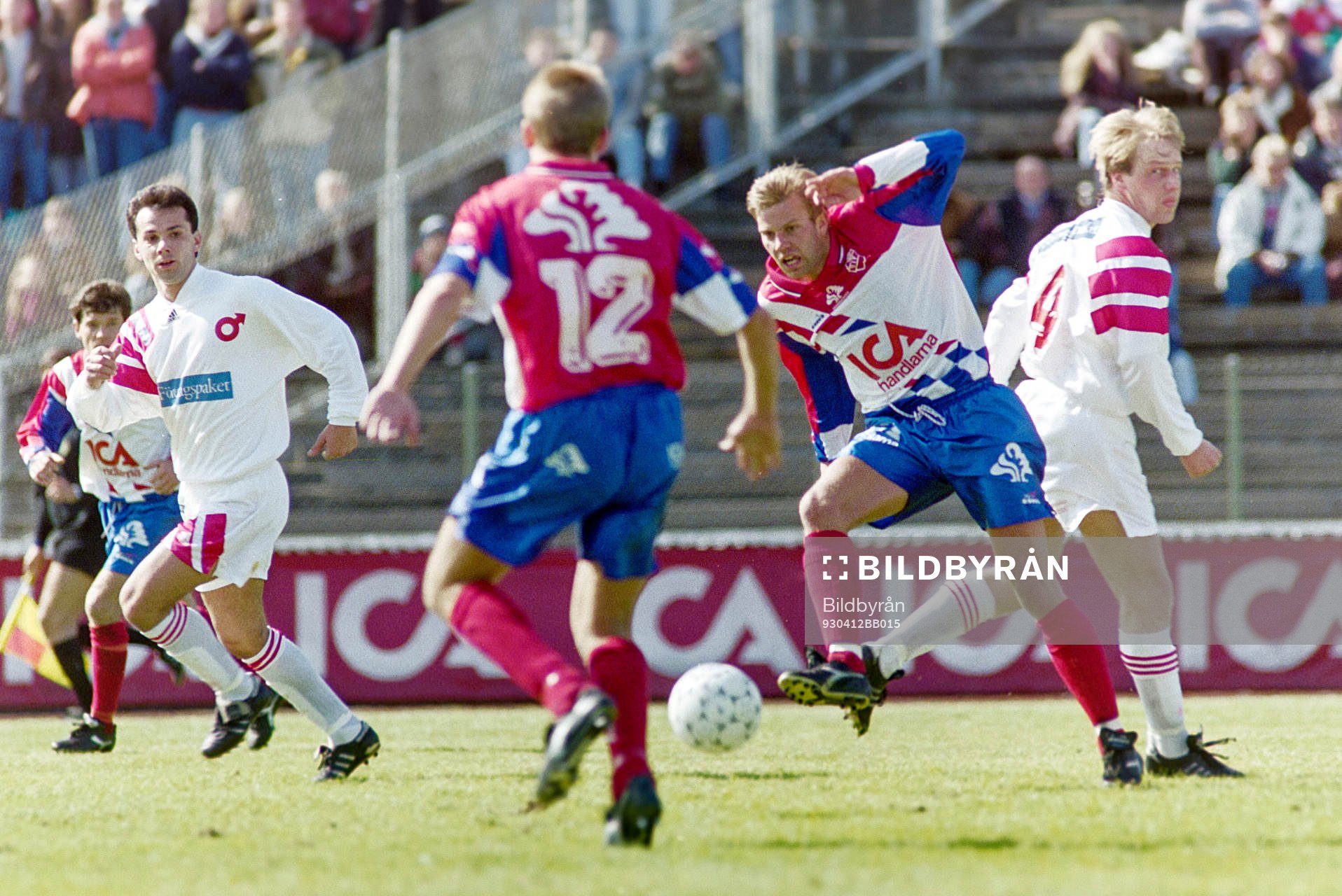 Fotboll, Allsvenskan, Öster - Degerfors, 5-0: Hans Eklund, Öster  med bollen.