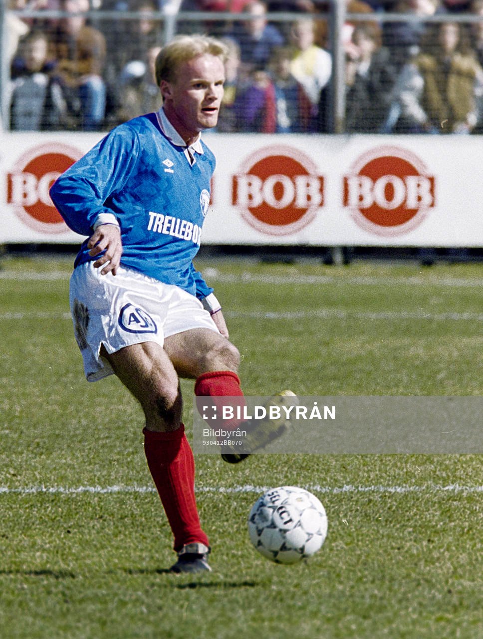 Trelleborgs Jonas Brorsson med bollen